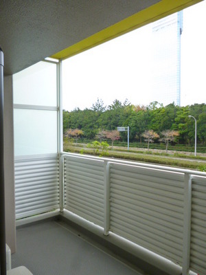 Balcony. Solution in OK (front Mihama garden also remain dried laundry rainy day because the deep eaves