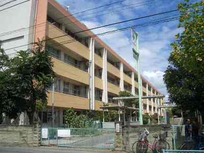 Primary school. Nishi Elementary School Makuhari 700m until the (elementary school)