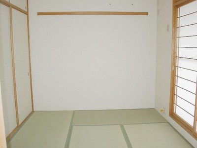 Living and room. Typical indoor photo. Plenty of Japanese-style room there is a closet Maeru