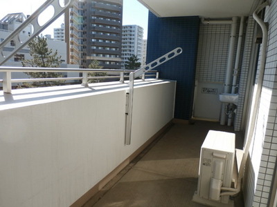 Balcony. Your laundry a lot Hoseru wide veranda is recommended