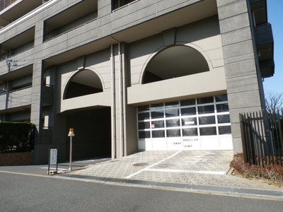 Parking lot. It is the entrance of the self-propelled parking.