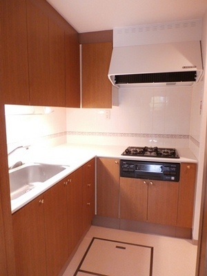 Kitchen. Under the floor with storage of the system kitchen