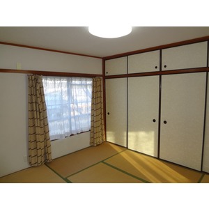 Living and room. Japanese-style room 6 quires Storage Yes