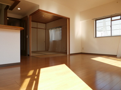 Living and room. Southeast-facing living room is full of warm sunshine.