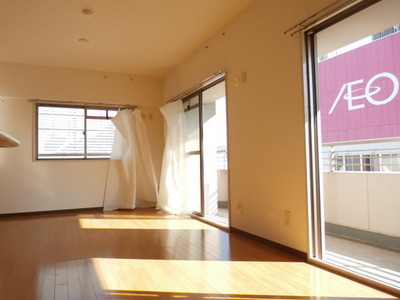 Living and room. Bright living room with two-sided lighting for the corner room