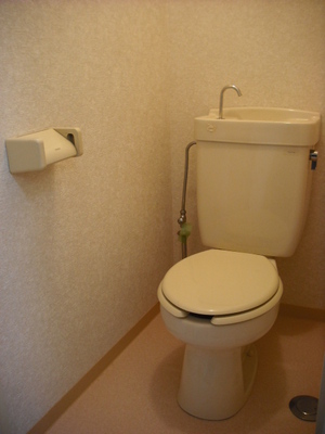 Toilet. Easy-to-use bus ・ It is a toilet of the room.