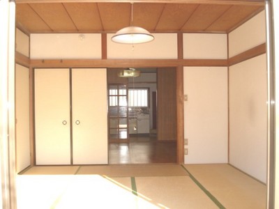 Living and room. First floor Japanese-style room 8 pledge can be used as a living room ☆