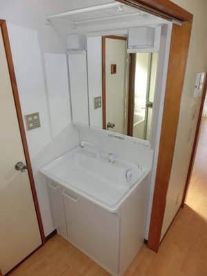 Washroom. Convenient independent wash basin in the morning of preparation