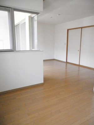 Living and room. LD is It is also possible to receive your widely used by connecting to the Japanese-style room.