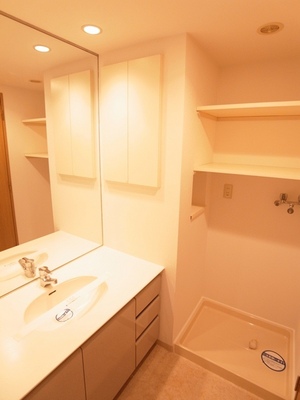 Washroom. Convenient to get dressed, Independent wash basin with a large mirror.