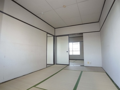 Living and room. Tsuzukiai of Japanese-style, You can use widely if Tsunagere.