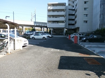 Other common areas. On-site parking ・ Bicycle-parking space ・ There is a bike storage. 