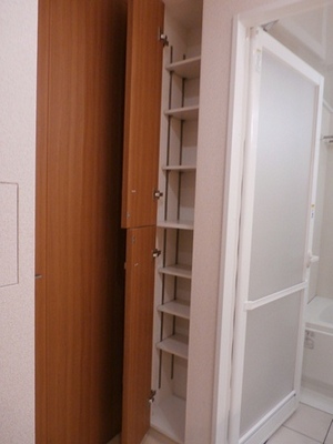 Receipt. Wash ・ The changing room is convenient there is a linen BOX.