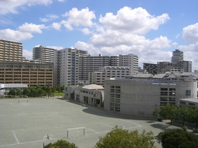 Primary school. Utase up to elementary school (elementary school) 80m