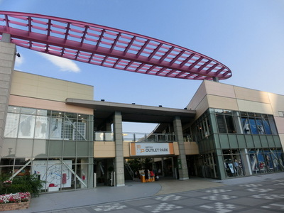 Shopping centre. 1300m to Mitsui Outlet Mall (shopping center)