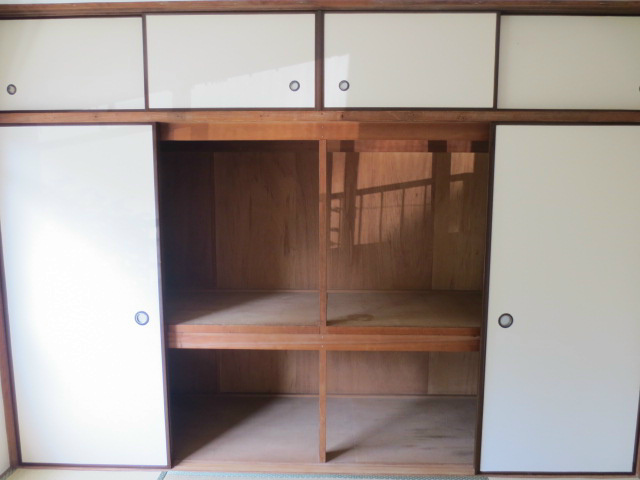 Other. It is a closet of the north Japanese-style room.