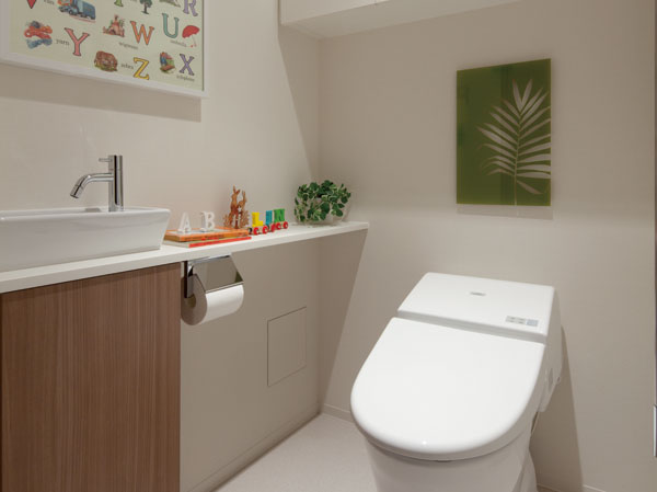 Bathing-wash room.  [Toilet with hand washing counter] Bring a stylish atmosphere and convenience to the bathroom space, With hand washing counter toilet has been adopted.