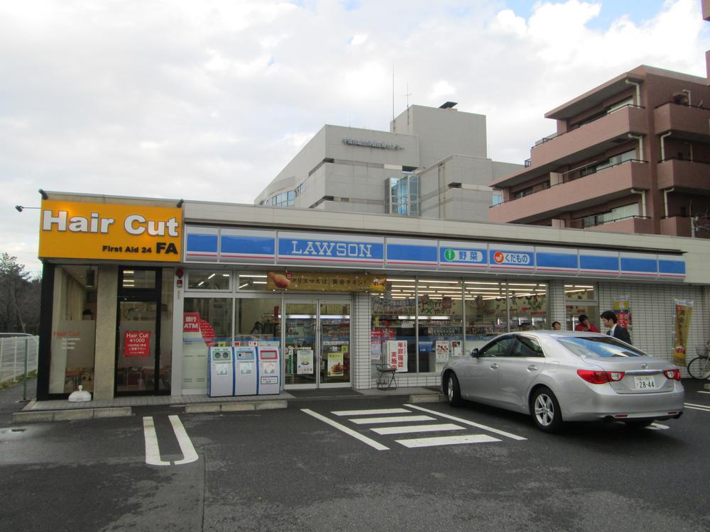 Convenience store. 562m until Lawson Chiba Saiwaicho shop