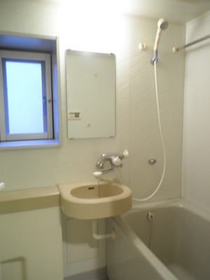 Other. Ventilation in the bathroom ・ It is clean there is a window to help lighting.