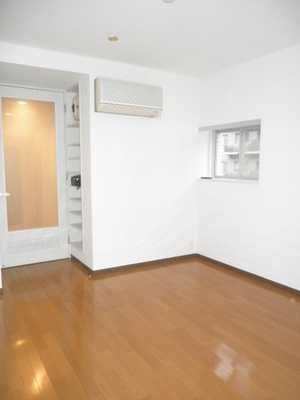 Living and room. Two-sided lighting Western-style rooms are spacious about 8,9 Pledge cleaning also effortless flooring