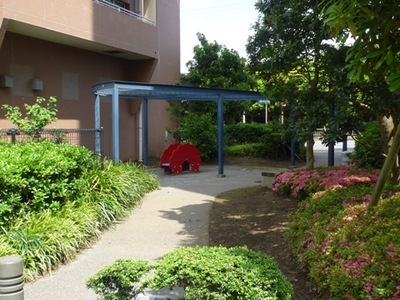 Garden. There is also space to play even children in the courtyard