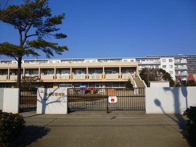 kindergarten ・ Nursery. Maple nursery school (kindergarten ・ To nursery school) 500m