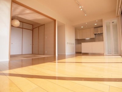 Living and room. Japanese-style It is also possible to spacious use by connecting with the living