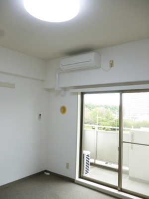 Other room space. Happy lighting, Marked with air conditioning (it was suppressed initial cost! )