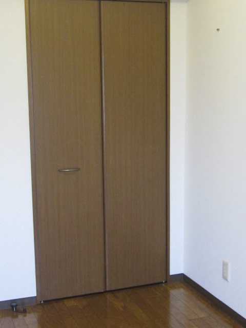 Other room space. Western-style (2) storage compartment