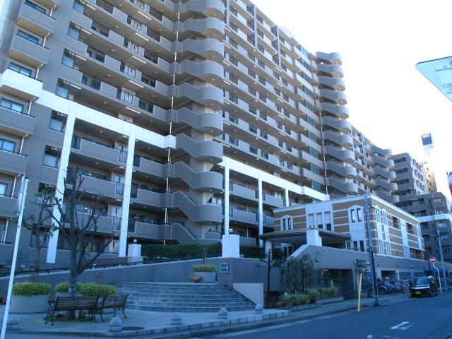 Local appearance photo. 209 units large-scale apartment