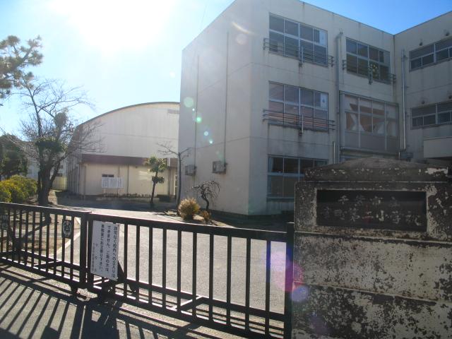 Primary school. 190m to a second elementary school in Chiba Tatsuko cho