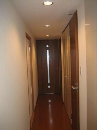 Other introspection. Hallway with a calm!
