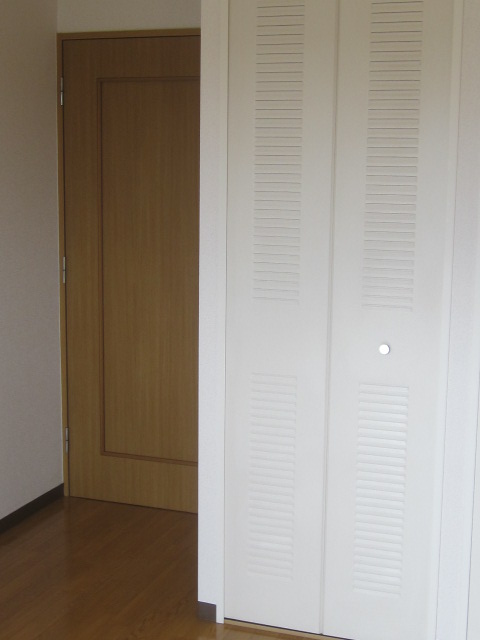 Other room space. Western-style (1) storage compartment