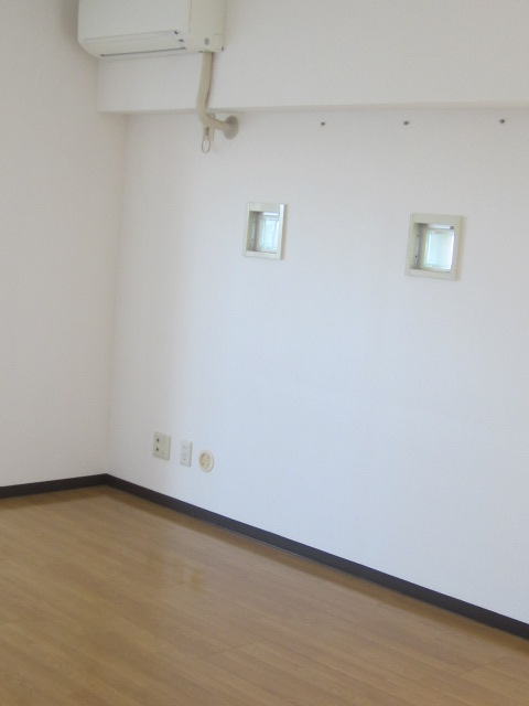 Living and room. 9.4 tatami LD