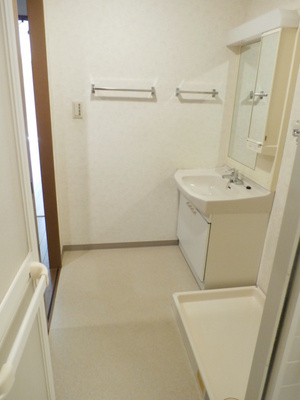 Washroom. Also installation of a drum-type washing machine easy to wash room is recommended