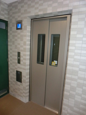 Other common areas. With elevator