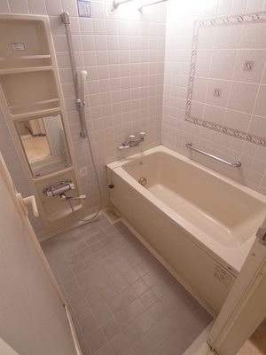 Bath. Additional heating function ・ With bathroom ventilation dryer.