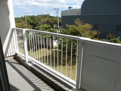 Balcony. View of Masago park you can enjoy on the south-facing