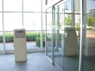 Entrance. Day shift management auto lock Yes (open entrance of glass Zhang Fukinuki)