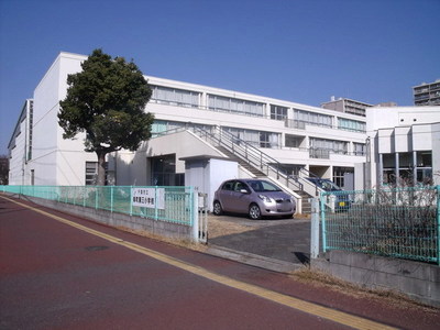 Primary school. Saiwaicho third to elementary school (elementary school) 539m