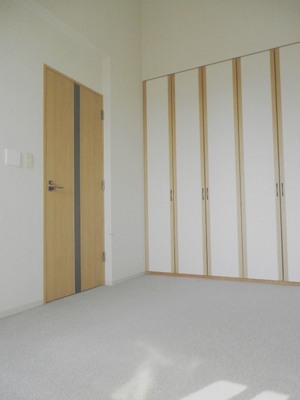 Other room space. You can use a wide bedroom with full storage space of the wall full.