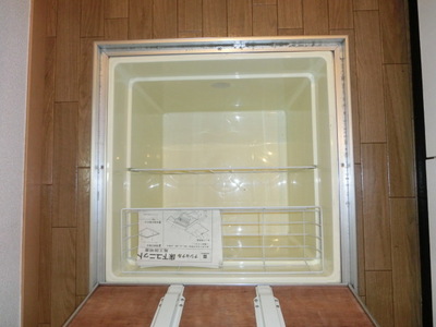 Other Equipment. Underfloor Storage