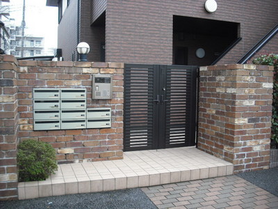 Other. Rental condominium with auto-lock.  Atmosphere there Entrance