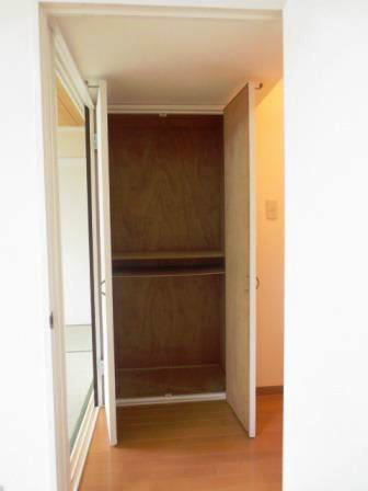 Other. Hallway storage. Also contains those of portrait.