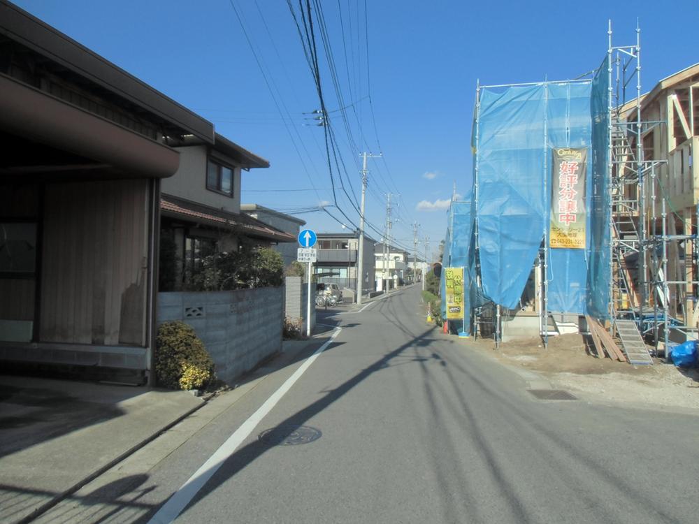 Local photos, including front road. 25.12.5 shooting