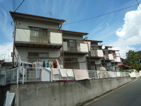 Building appearance. It is a popular area Mitsuwadai.