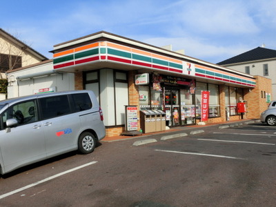 Convenience store. 360m to Seven-Eleven (convenience store)