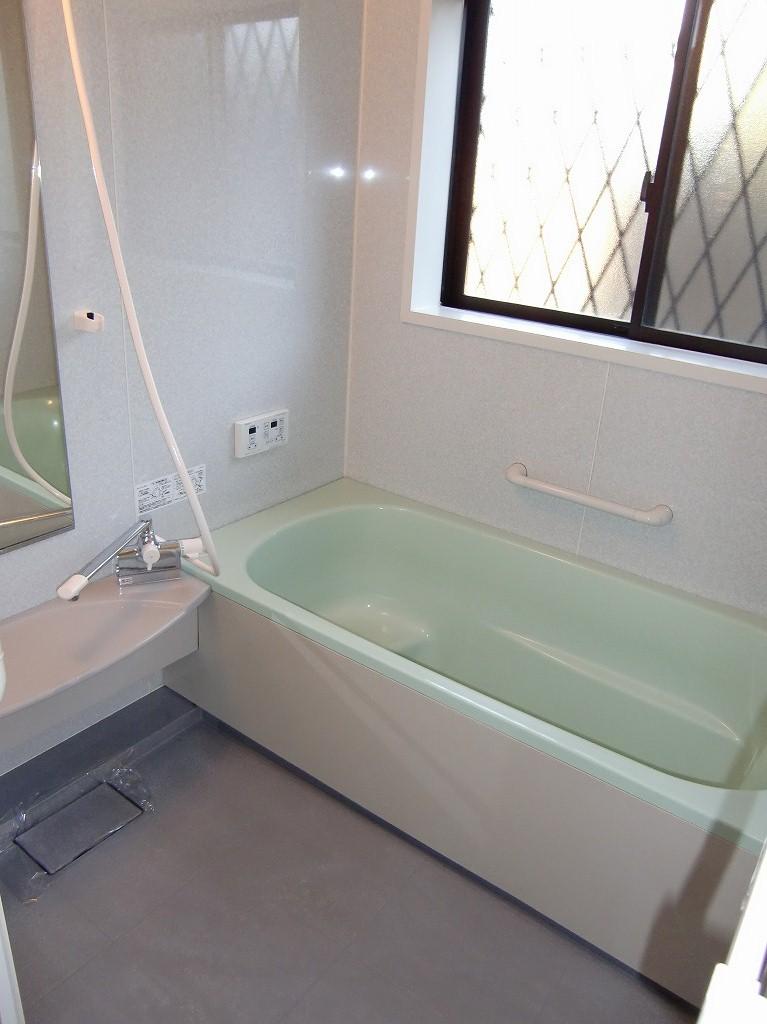 Bathroom. Spacious 1 tsubo size