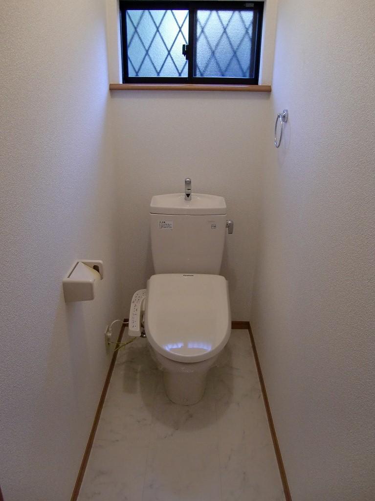 Toilet. 1st floor With Washlet