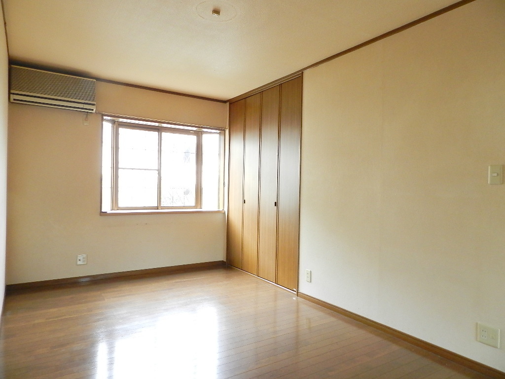 Other room space.  ※ Cleaning before